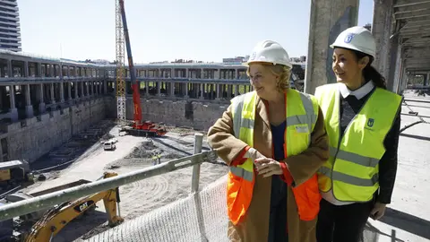 García Romero y Navarro visitan las obras del nuevo complejo municipal de Legazpi