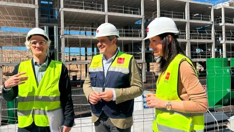 El consejero Rodrigo ha visitado hoy las obras de esta promoción en Majadahonda - Comunidad de Madrid