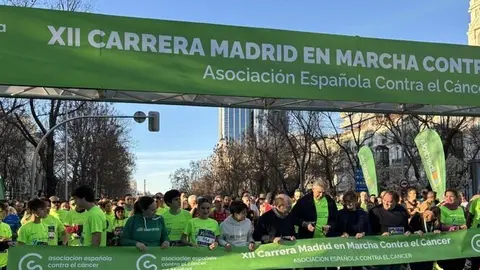 Madrid se tiñe de verde en la XII Carrera contra el Cáncer con más de 27.000 participantes