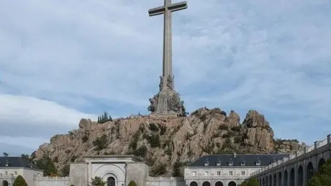Cruz de la basílica del Valle de los Caídos - Foto de la abadía del Valle de los Caídos