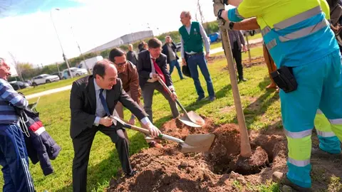 Carabante, Páramo y Chacón en la plantación en Dehesa Boyal - Foto Comunidad de Madrid