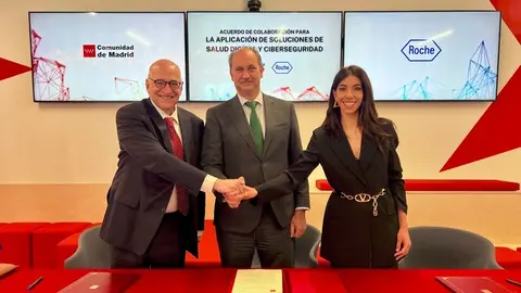 Firma protocolo de colaboraci&oacute;n  con la multinacional suiza Roche - Foto Comunidad de Madrid