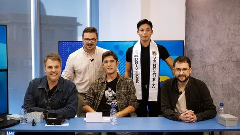 &lsquo;El &Aacute;tico&rsquo; se llena de himnos, sue&ntilde;os y confesiones en una noche de talento y emoci&oacute;n