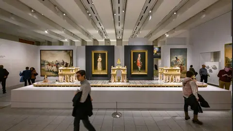 Visitantes en la Galería de las Colecciones 
Reales