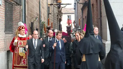 Almeida participa en la procesión del Santísimo Cristo de la Fe y el Perdón ‘los Estudiantes’ - Foto Ayuntamiento de Madrid