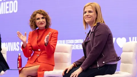 María Jesús Montero y Pilar Bernabé participan en un acto del PSOE - PSOE