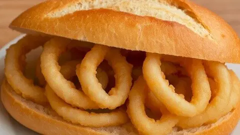 Bocadillo de calamares - platos típicos Madrid