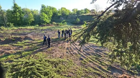 La protesta contra el cantón de Montecarmelo llega a la sede de Urbaser