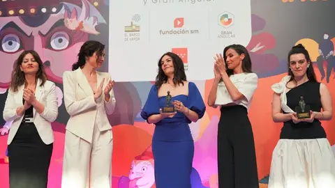 Isabel Díaz Ayuso y la Reina Letizia en la 47ª edición de los Premios El Barco de Vapor y Gran Angular - Foto Comunidad de Madrid