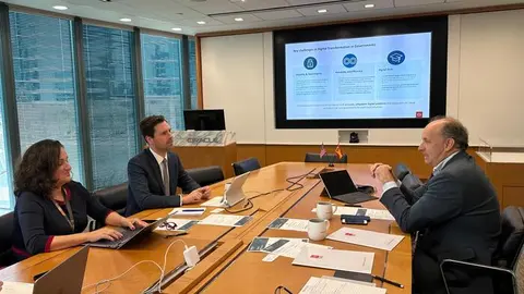 LÓPEZ-VALVERDE - Reunión en California con Oracle 5