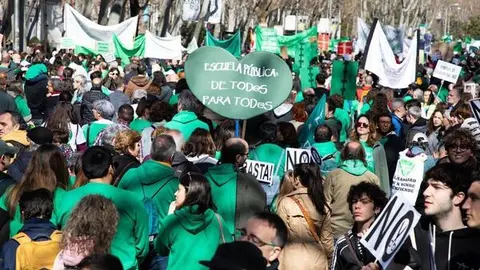 La educación pública madrileña afronta una huelga general con respaldo parcial de sindicatos