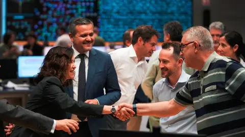 Isabel Díaz Ayuso, durante su visita al Puesto de Control Central del suburbano en Alto del Arenal - Foto Comunidad de Madrid