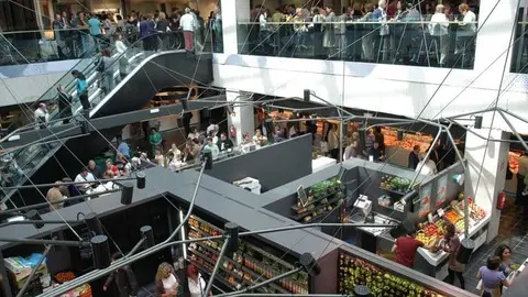 interior mercado de San Anton