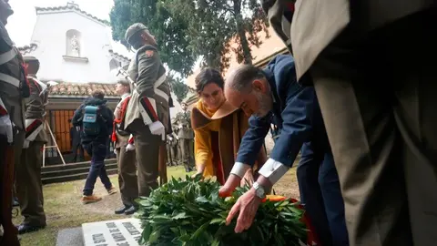 Isabel Díaz Ayuso, en la ofrenda floral a los Héroes  
del 2 de Mayo de 1808 - Foto Comunidad de Madrid
