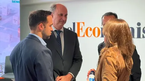 El consejero López-Valverde ha clausurado hoy la Jornada Centros  de datos: España nuevo hub europeo de la nube de El Economista - Foto Comunidad de Madrid