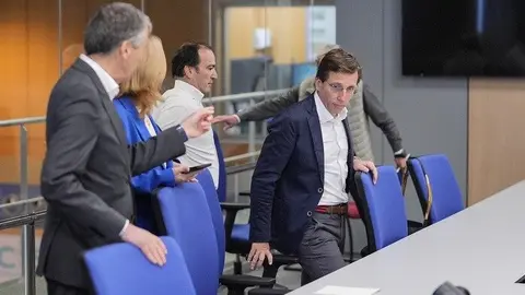 Almeida durante el día del apagón | Foto de Ayuntamiento de Madrid