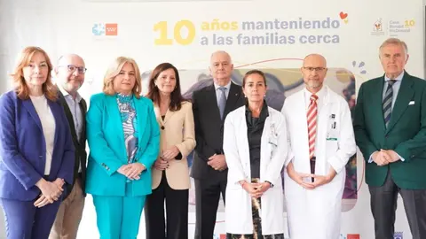 La vicealcaldesa, Inma Sanz, acompañada del delegado de Políticas Sociales, Familia e Igualdad, José Fernández, durante el acto de conmemoración del 10º aniversario de la Casa Ronald McDonald - Foto Ayuntamiento de Madrid