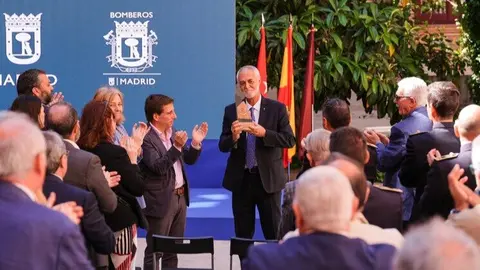 Acto de homenaje a Rafael Ferrándiz, jefe del Cuerpo de Bomberos recientemente jubilado