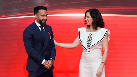 Isabel Díaz Ayuso y Dani Carvajal - Foto Comunidad de Madrid