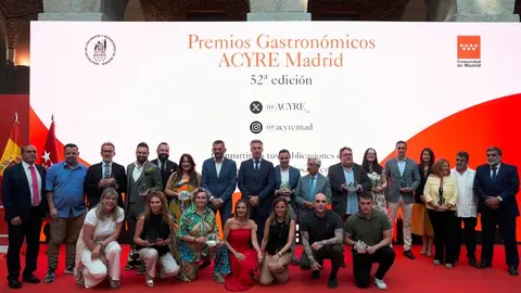 Foto familia LII edición de los premios gastronómicos de la  Asociación de Cocineros y Reposteros  - Foto Comunidad de Madrid