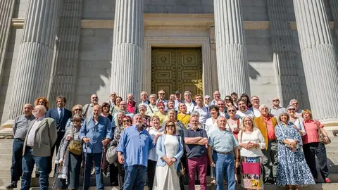 El Congreso aprueba una histórica PNL que reconoce el papel clave del movimiento vecinal en la democracia española