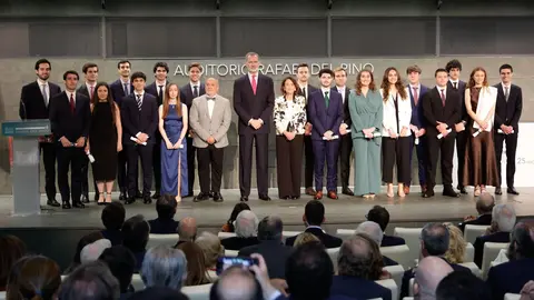 Foto entrega las Becas de Excelencia de S.M. el Rey Felipe VI en la celebración del 25 aniversario de la Fundación Rafael del Pino - FRP