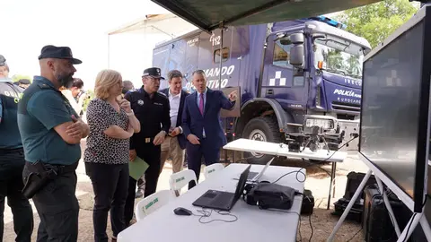 La vicealcaldesa y delegada de Seguridad y Emergencias, Inma Sanz, durante su asistencia al simulacro de Policía Municipal sobre desaparición de personas