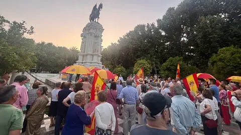 Manifestación de más de 30 asociaciones en la Plaza Nueva para denunciar la corrupción institucional y los ataques al Estado de Derecho