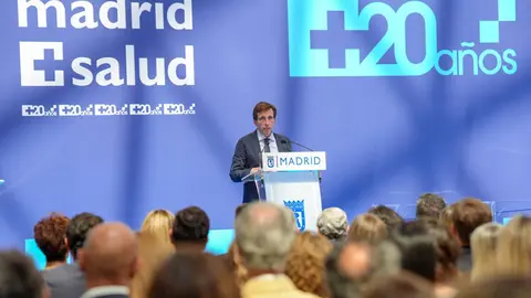 Almeida y Sanz en el XX aniversario de Madrid Salud celebrado este viernes en el Palacio de Cibeles