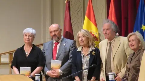 :Adelaida Porras Medrano; Basilio Rodríguez Cañada; Cristina Bustillo Muñoz; Francisco Gutiérrez Carbajo y Maria Clara Ospina