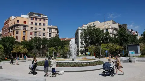 Panorámica de la recién renovada plaza de Olavide