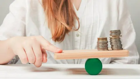 Economía - Déficit económico - Freepik