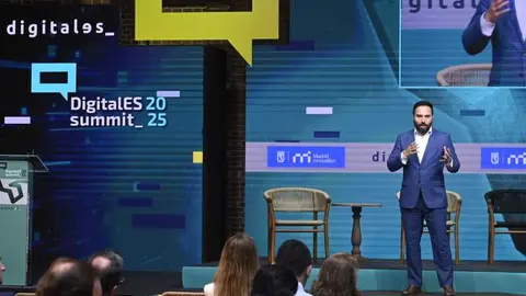 El concejal delegado de Innovación y Emprendimiento, Ángel Niño durante su intervención en DigitalES Summit 25