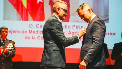 El consejero Novillo ha recibido este reconocimiento por la celebración de san Juan Bautista - Foto Comunidad de Madrid
