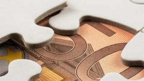 Economía - wirestock