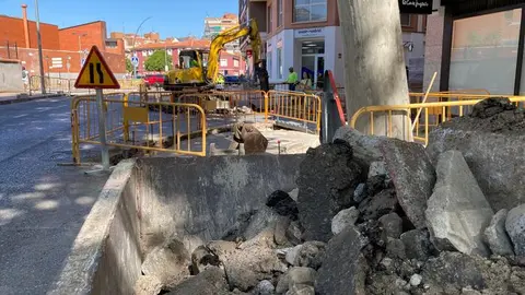 obras de la reforma integral de la Avenida de Guadalajara en Alcalá de Henares