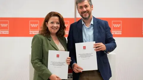 Los consejeros García Martín y Matute, en la firma del protocolo de actuación dentro del Plan Regional contra las Drogas 2024/27 - Foto Comunidad de Madrid