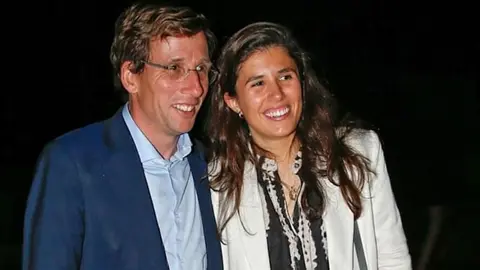 Almeida, con su esposa Teresa Urquijo  |Foto de Instagram