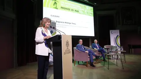 Hidalgo, durante la entrega del galardón a Barrios y su intervención en el acto organizado por FECOMA