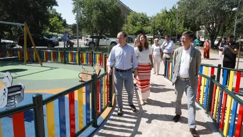 Momento del recorrido por la Colonia de Santa María - Foto Ayuntamiento de Madrid
