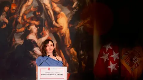 Isabel Díaz Ayuso, en la inauguración de la recién rehabilitada fachada de la Fundación Carlos de Amberes - Foto Comunidad de Madrid