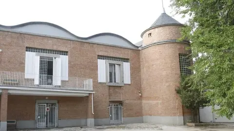 Imágenes de archivo del Centro de Acogida Pedro Meca: exterior, zona común y zona de descanso