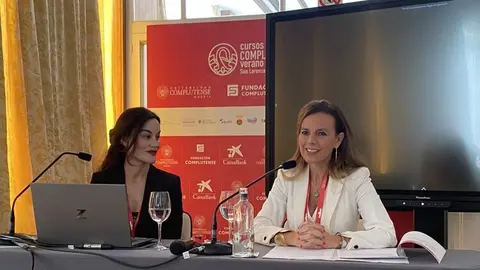 La concejala delegada de Turismo, Almudena Maíllo, durante su participación en los cursos de verano de la Universidad Complutense en El Escorial