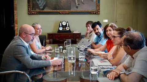 Reunion Mesa Hospitalidad