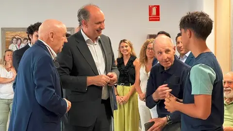 El consejero López-Valverde, en Moralzarzal durante una de las sesiones que se ha celebrado en los Centros de Capacitación - Foto Comunidad de Madrid