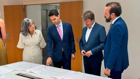 El consejero de Educación, durante su visita a Tres Cantos - Foto Comunidad de Madrid