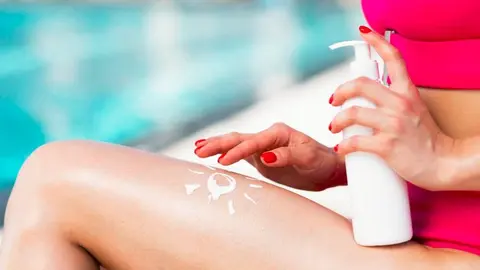 Consejos tomar el sol verano - Freepik