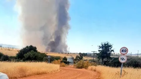 Humareda del incendio - Foto Adif