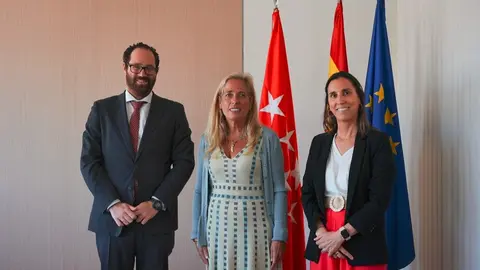 La consejera Albert, reunida con dirigentes de la Asociación de Inspectores de Hacienda - Foto Comunidad de Madrid