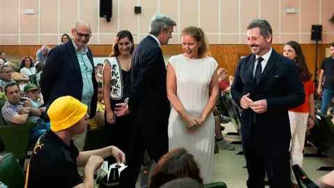 Ana Dávila y Mariano de Paco Serrano, en la Residencia de Mayores Vista Alegre de Carabanchel - Foto Comunidad de Madrid